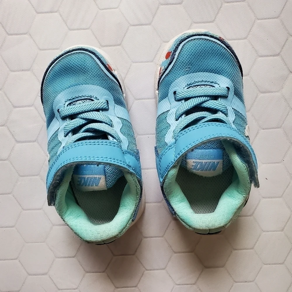 Nike Fusion x TDV Toddler‎ Girl 5 Blue Spot Dot No-Tie Sneaker Shoes